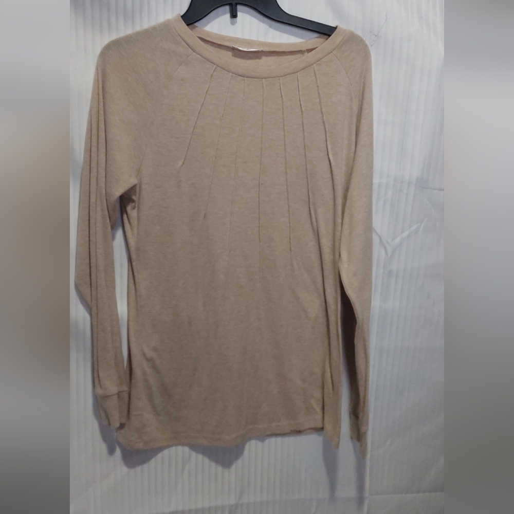 3/$5 Beige Size Large Long Sleeve Top
